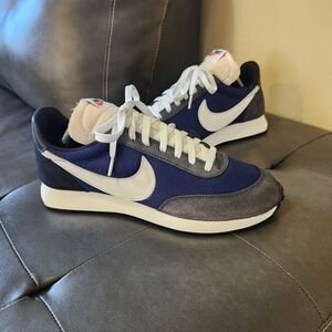 Nike Tailwind Men Size 10 Used